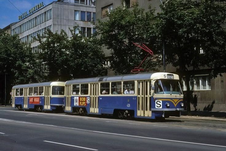 Tramvaj linije 12 u Branimirovoj 1980-ih godina